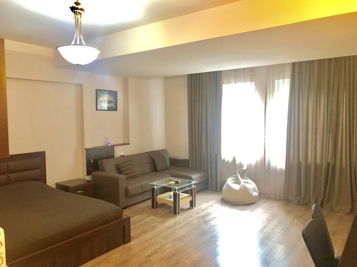 Ferienwohnung Solo Lucky Tbilisi Exterior foto