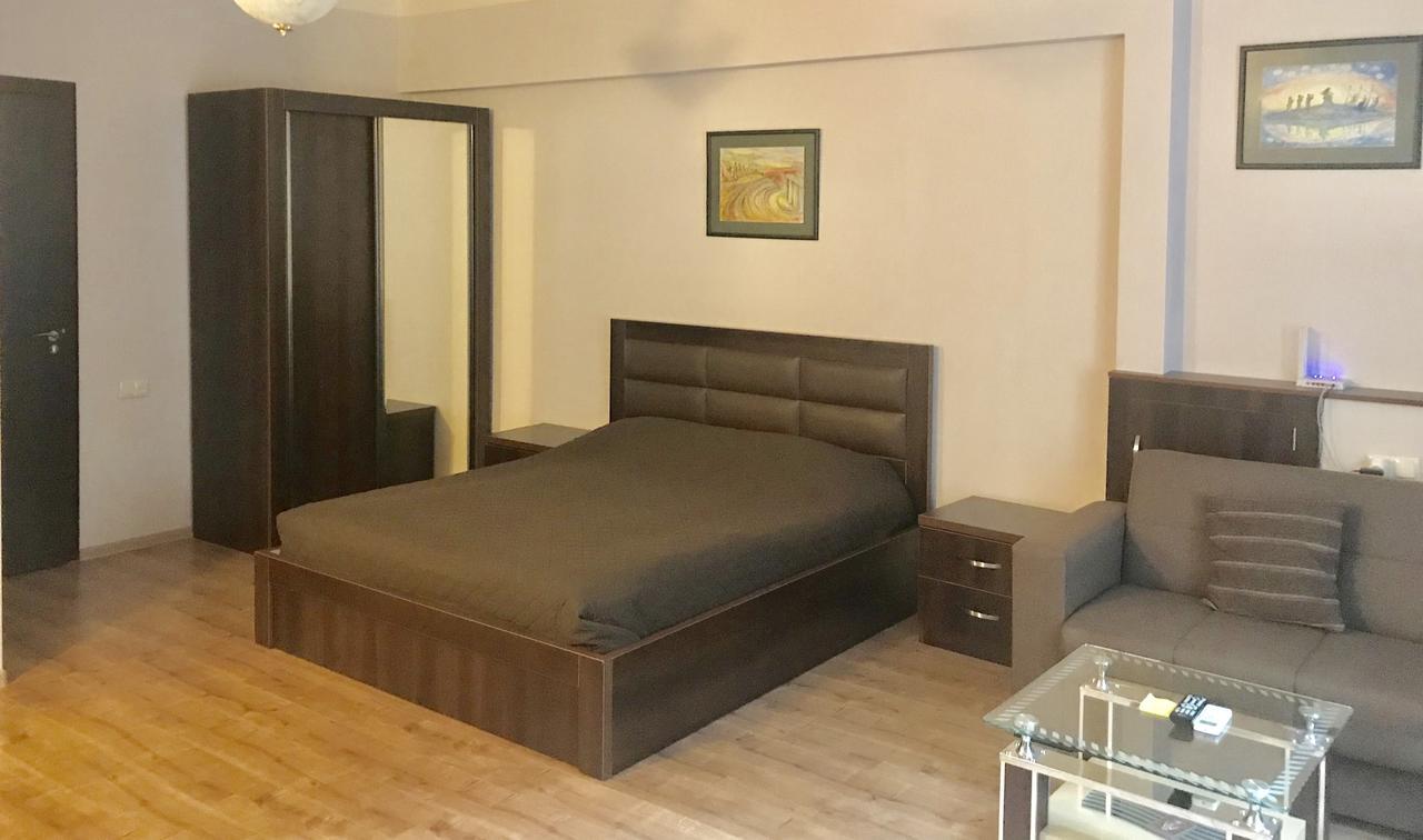 Ferienwohnung Solo Lucky Tbilisi Exterior foto
